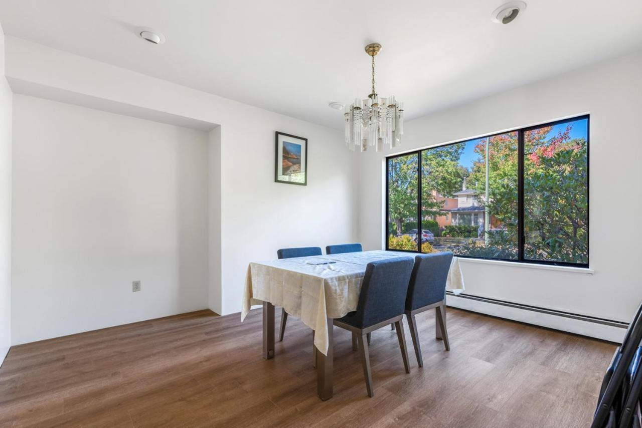 Sunny 1-Bedroom Private Rooms In Charming バンクーバー エクステリア 写真